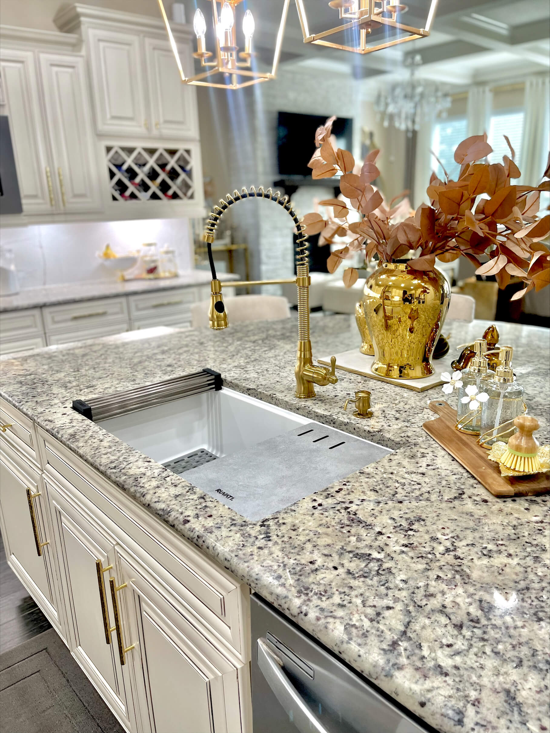 Featured Build - White Workstation Featured Build - White Workstation