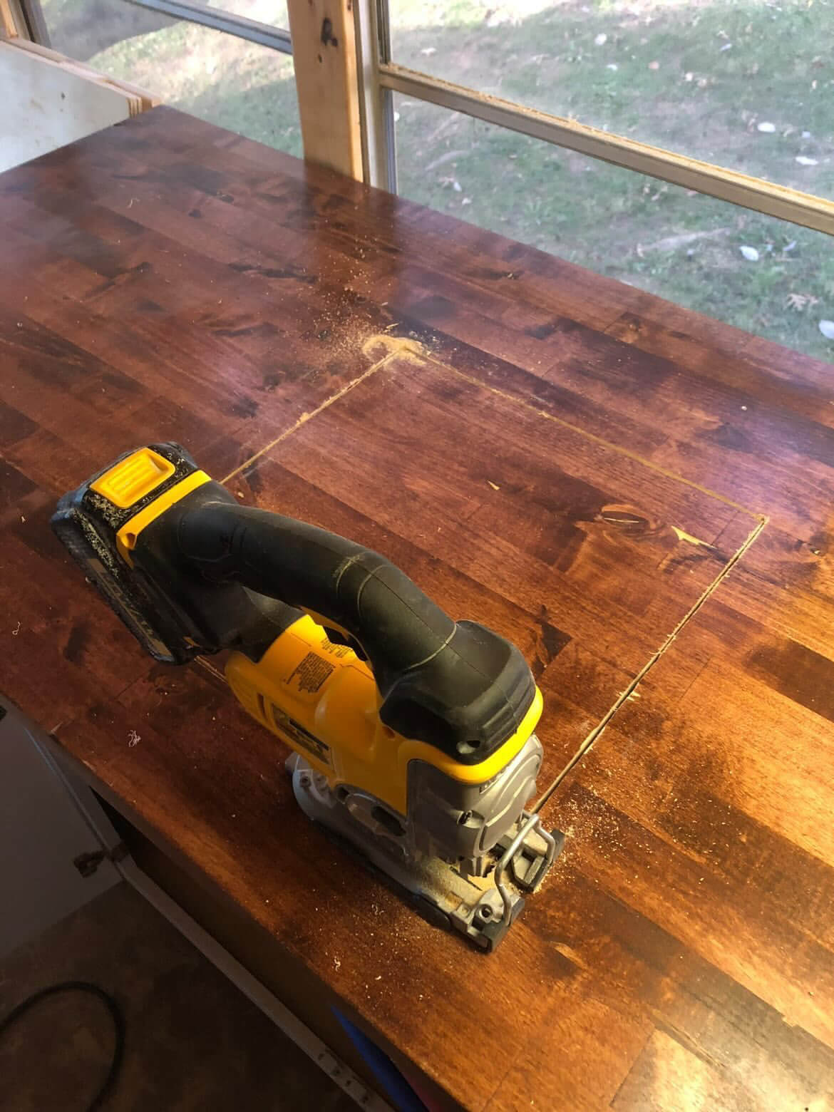 SkoolieRV-TimeToGoAdventure-Interior13 Featured Build - Time To Go Adventure