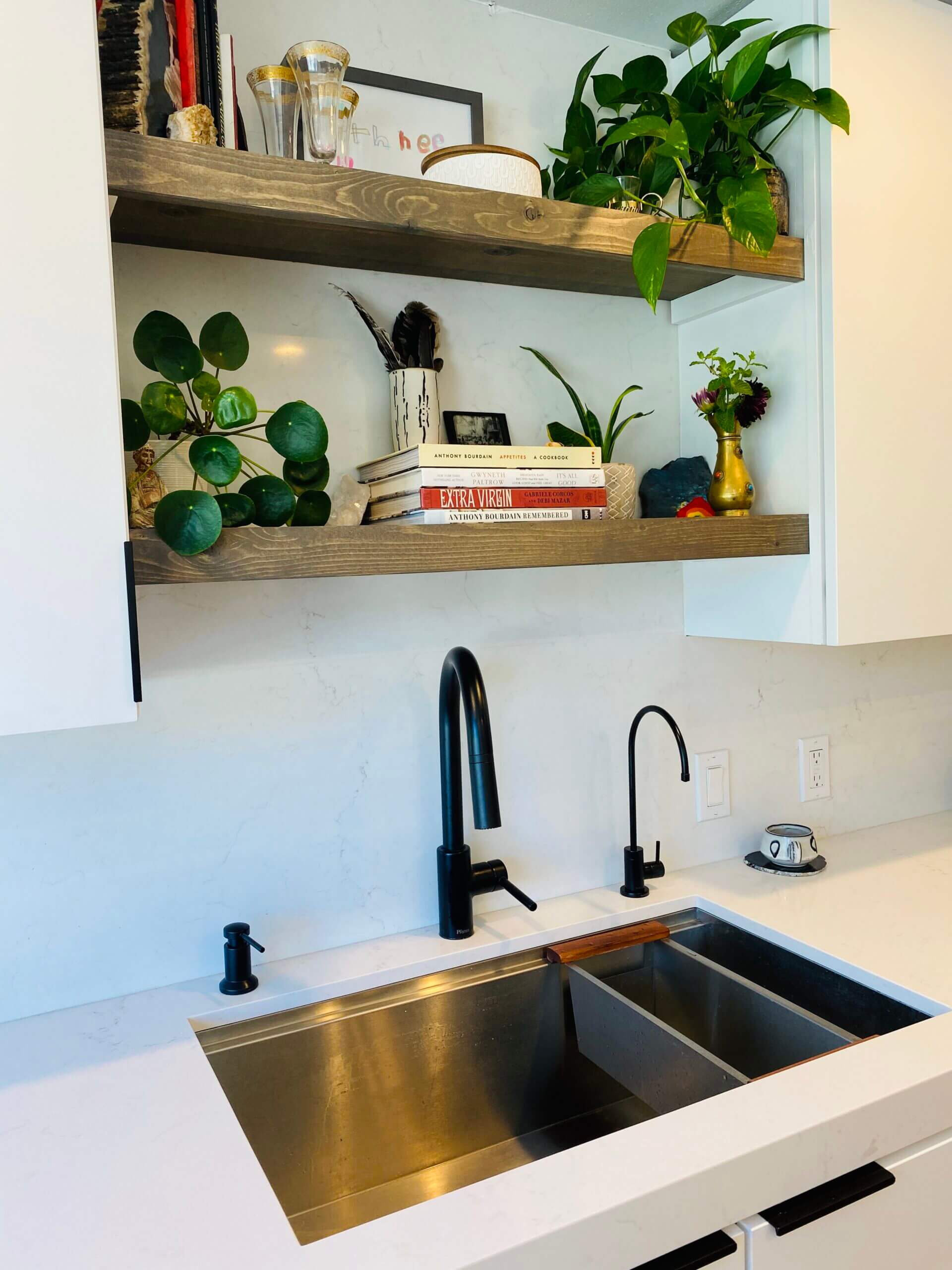 image3 Featured Build - DIY Workstation Remodel