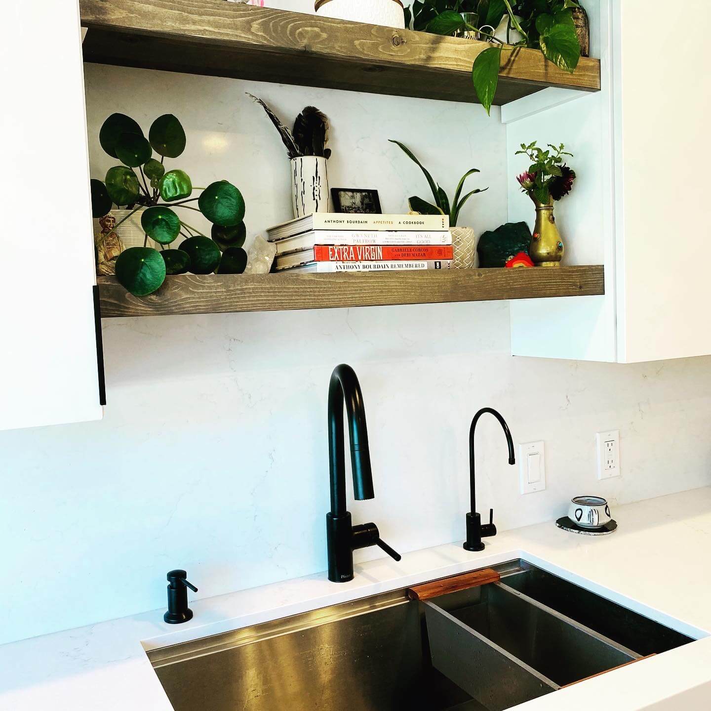 image5 Featured Build - DIY Workstation Remodel