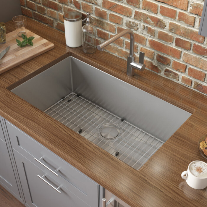 ローチェ　M Ruvati 32-inch Workstation Ledge Rounded Corners Undermount