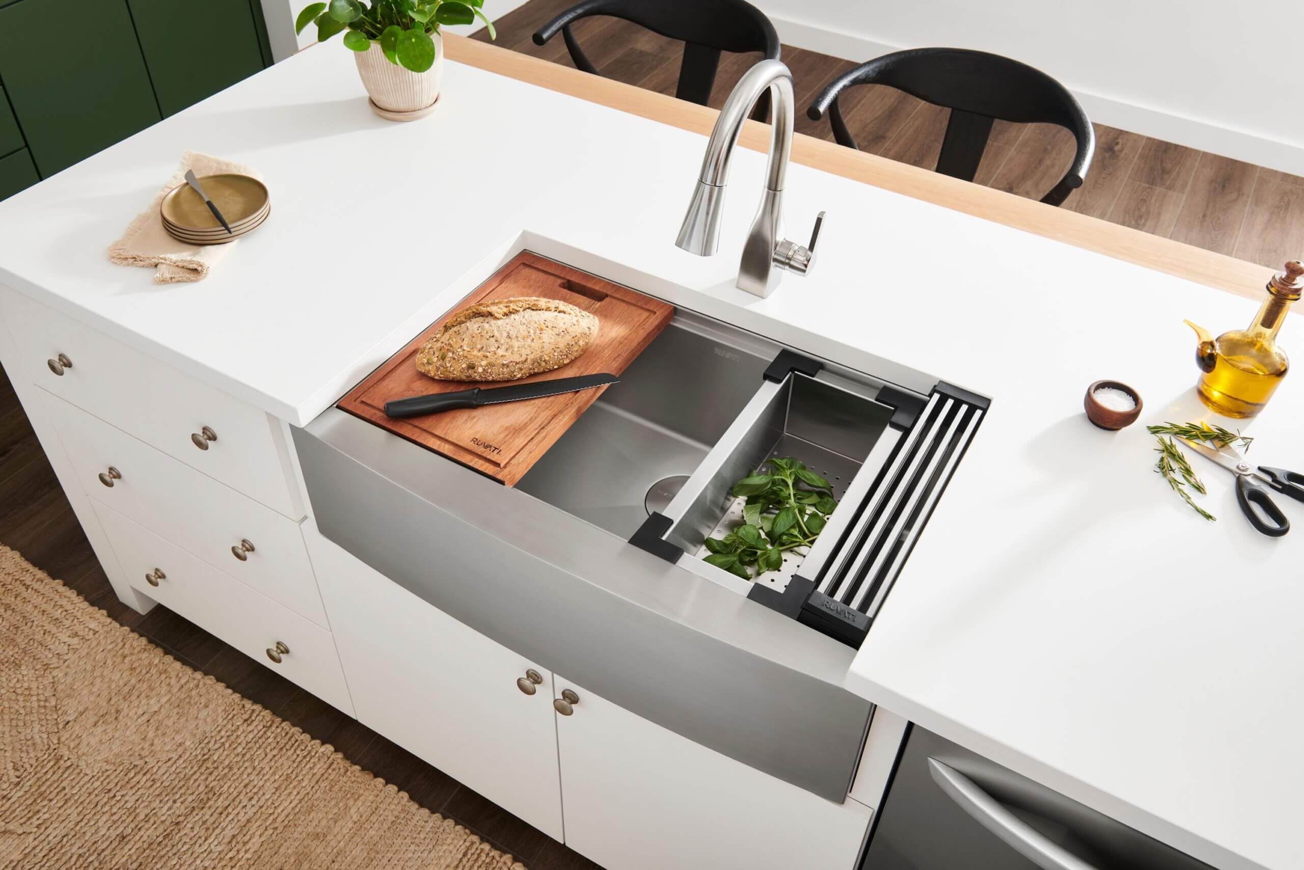 Ruvati 30-inch Apron-front Workstation Farmhouse Kitchen Sink 16