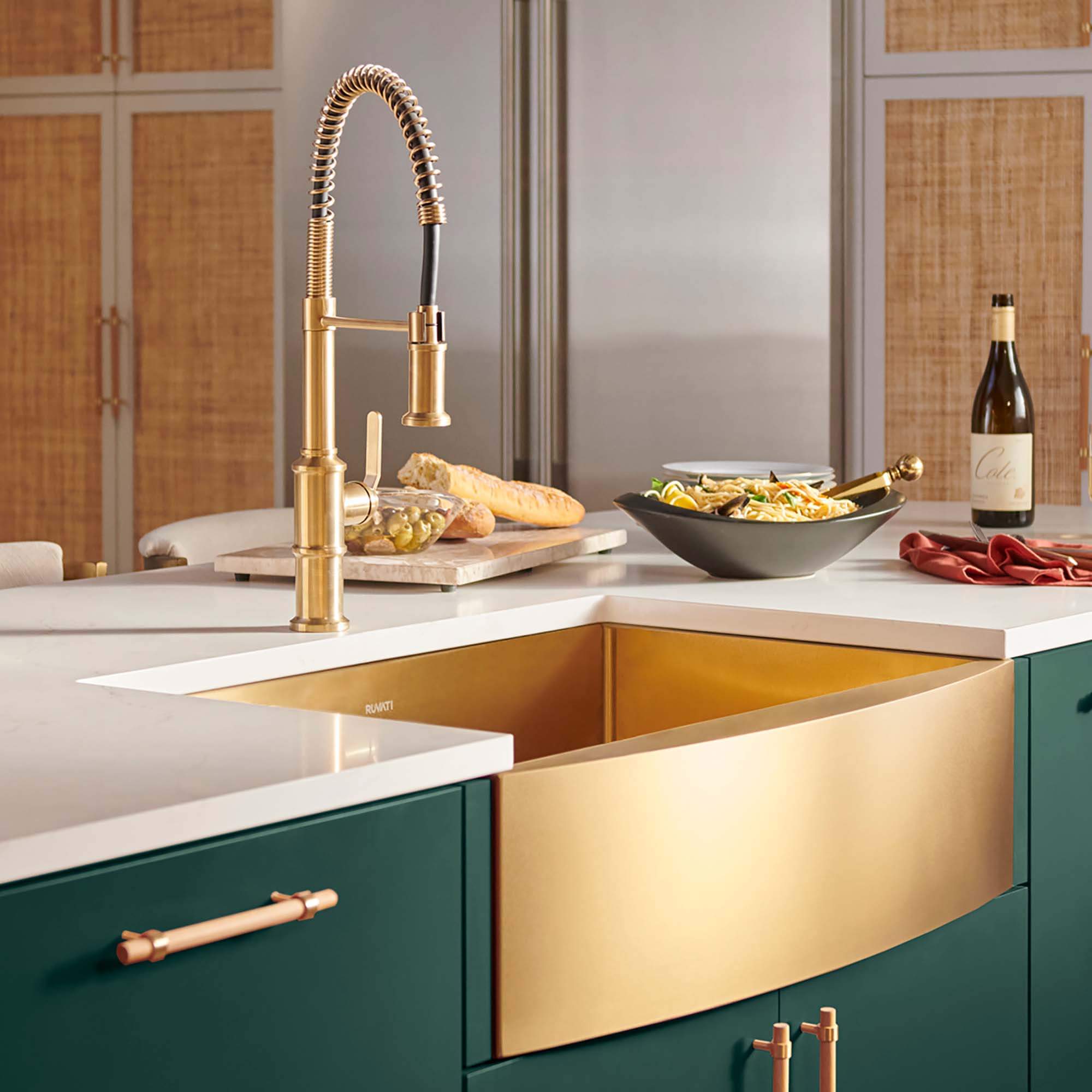 Ruvati 30-inch Apron-Front Farmhouse Kitchen Sink - Matte Gold