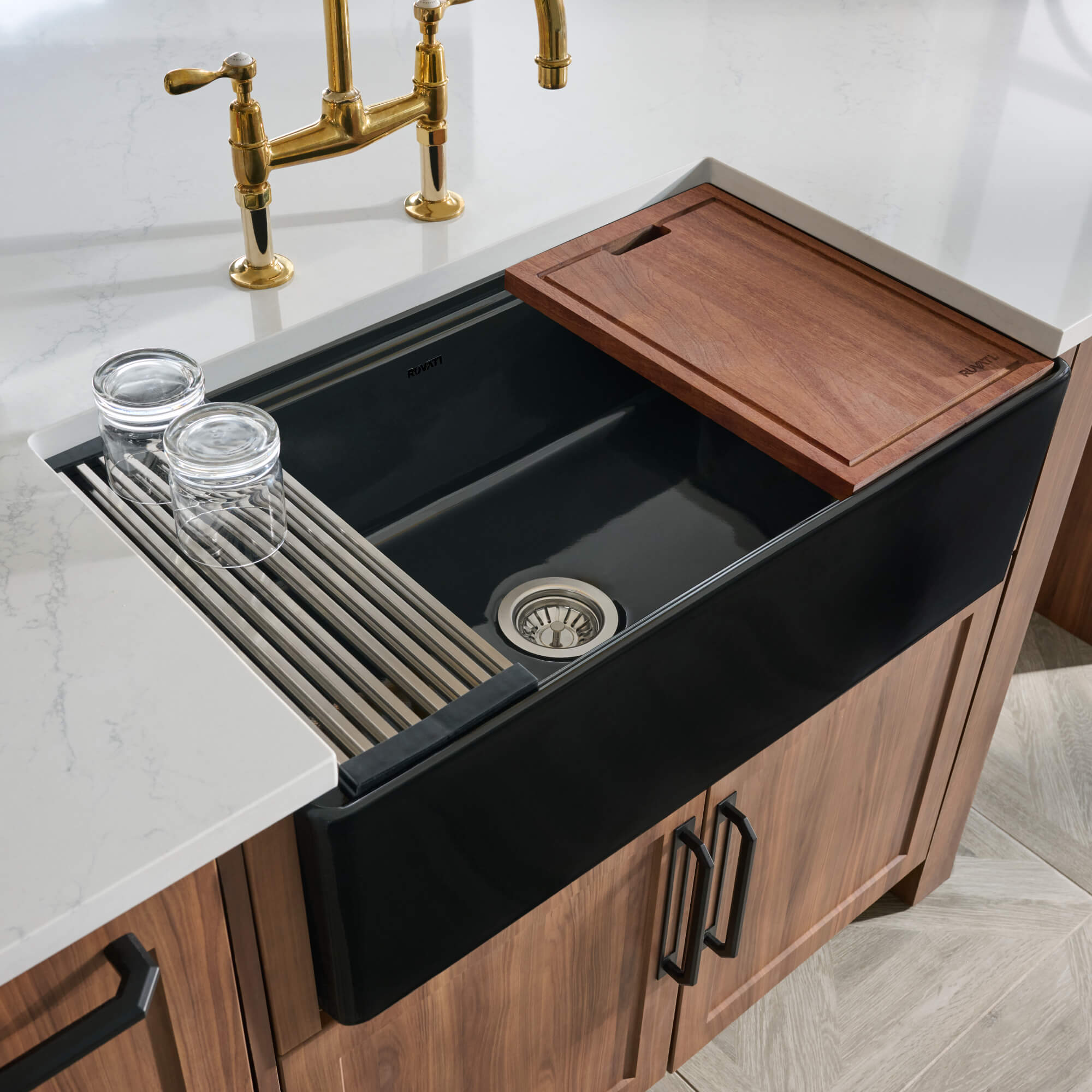 Fireclay 33 in. Single Bowl Apron-Front Farmhouse Kitchen Sink Fireclay 33 in. Single Bowl Apron-Front Farmhouse Kitchen Sink