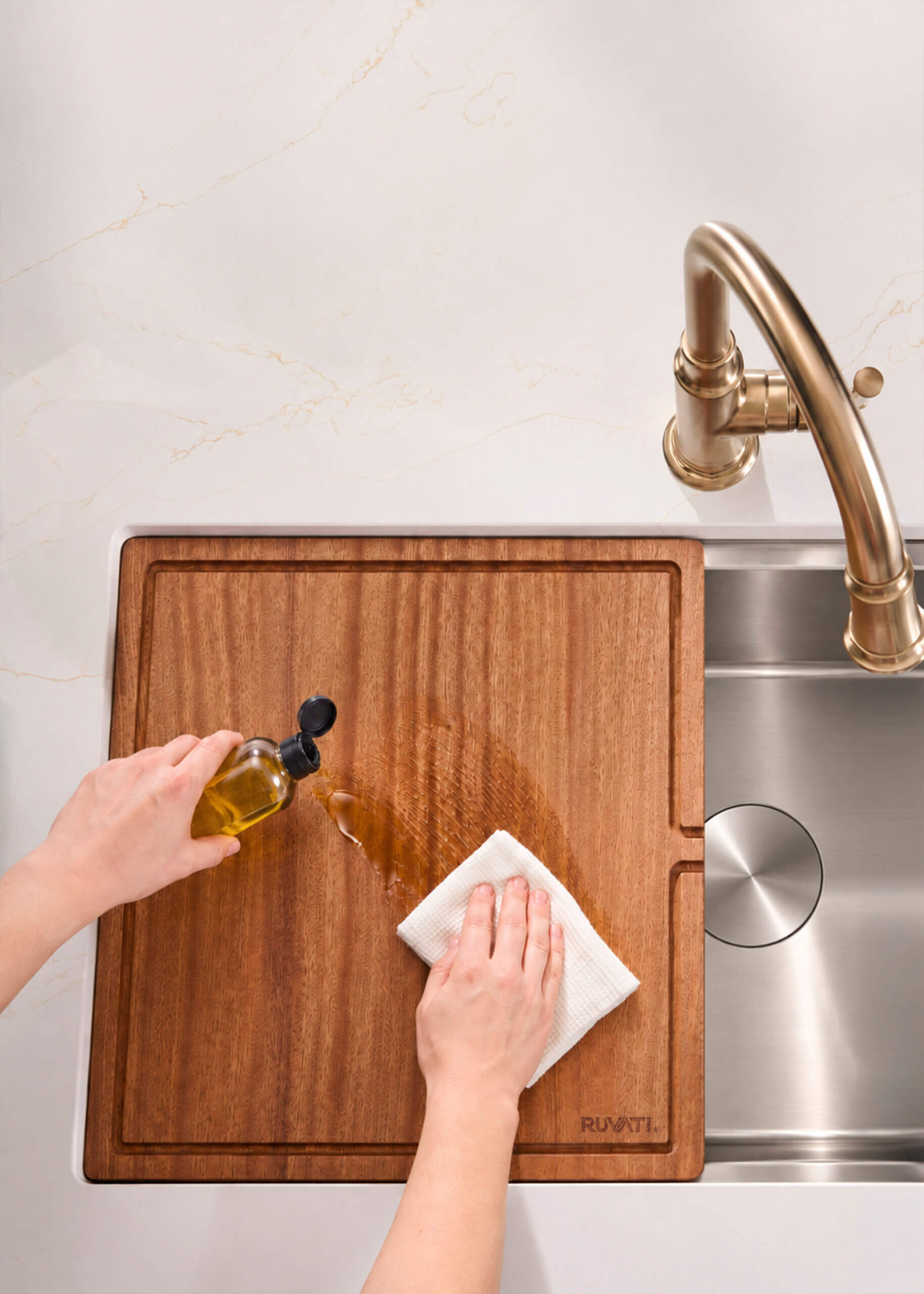 Wood Cutting Board-3 How to Clean and Care for Your Wood Cutting Board – Expert Guide with Actionable Tips