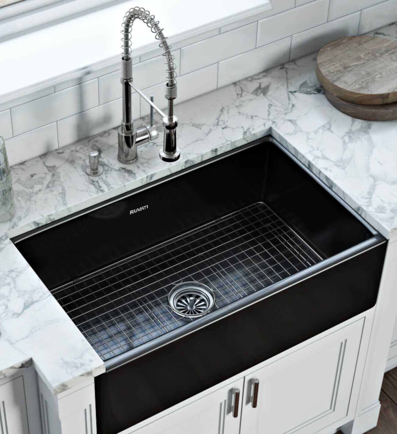 Black kitchen sink